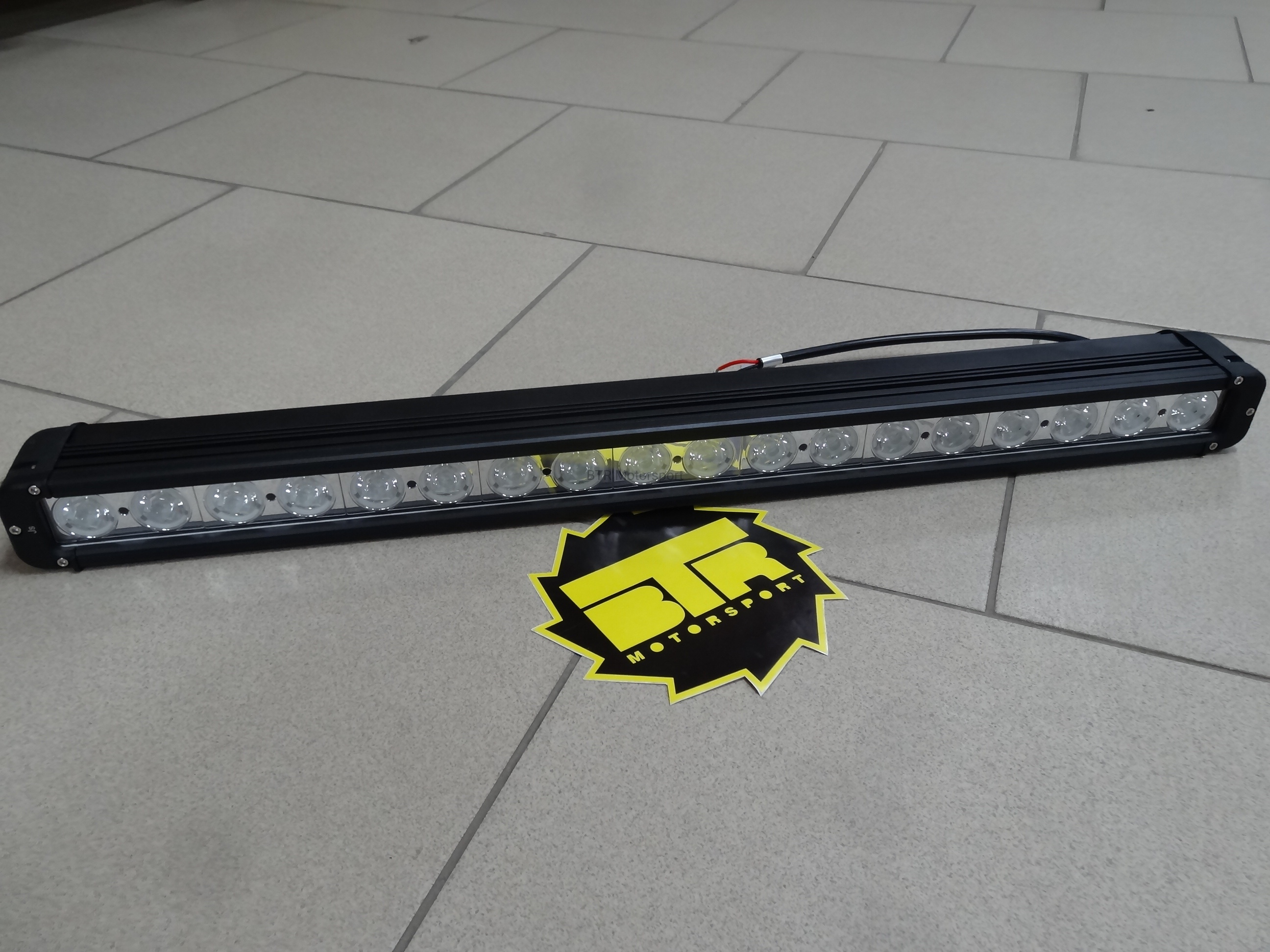 Светодиодная балка 180w один ряд CREE купить светодиодную балку в барнауле,  led lightbar, купить светодиодный лайтбар, диодная балка 180w, led балка  купить, дополнительная оптика, диодная люстра, свет для внедорожника,  купить дополнительную оптику